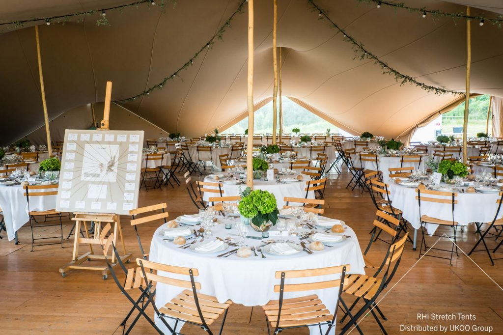 Tente nomade repas assis 